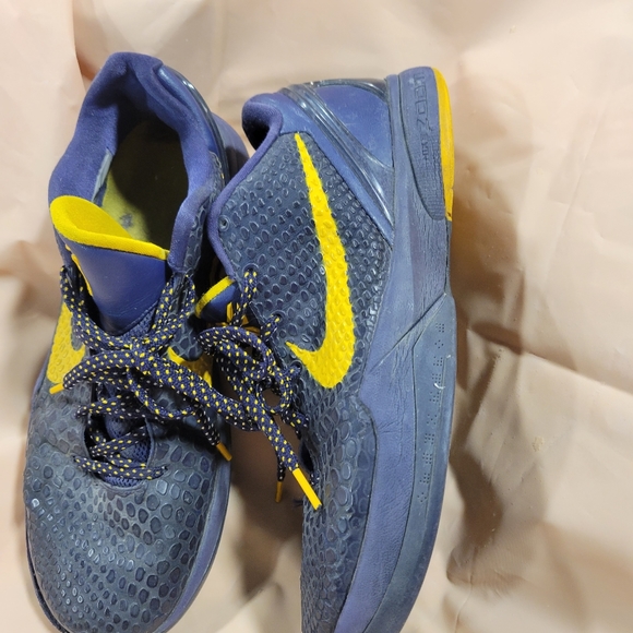 Size 9.5 - Nike Zoom Kobe 6 Imperial Purple 2011 US 10.5 NBA LAKERS kobe bryant - Picture 2 of 9